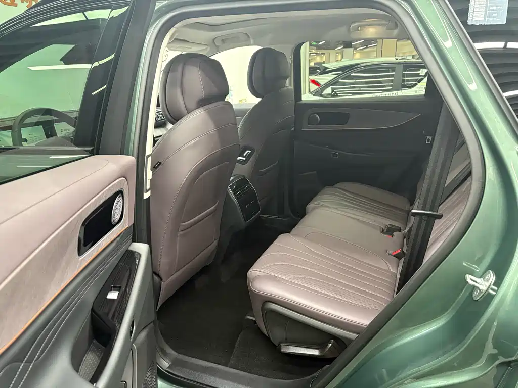Chery Fengyun Chery风云T10 2024款 210 Luxury Edition Wait, I need to provide the internationally accepted model name. The Chery Arrizo T10 is the international name for this model. Chery Arrizo T10 2024 210 Luxury Edition 2024 - thumbnail 15
