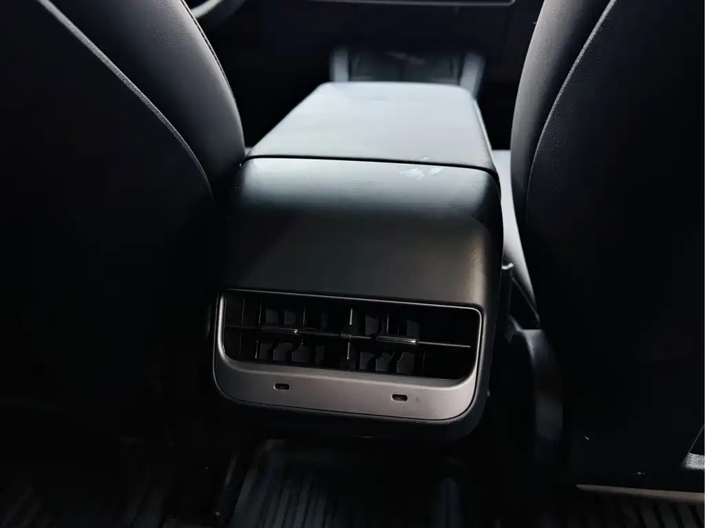 Tesla Model 3 Rear-Wheel Drive 2022 2023 - thumbnail 17