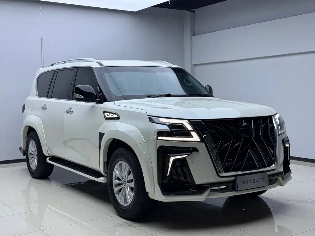 Nissan Nissan Patrol 2018 4.0L Platinum Edition 2017 - thumbnail 3