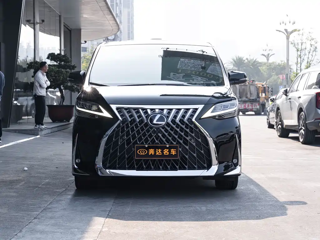 Lexus Lexus LM 300h 7-seater Elegant Version 2020 Model 2021 - thumbnail 2