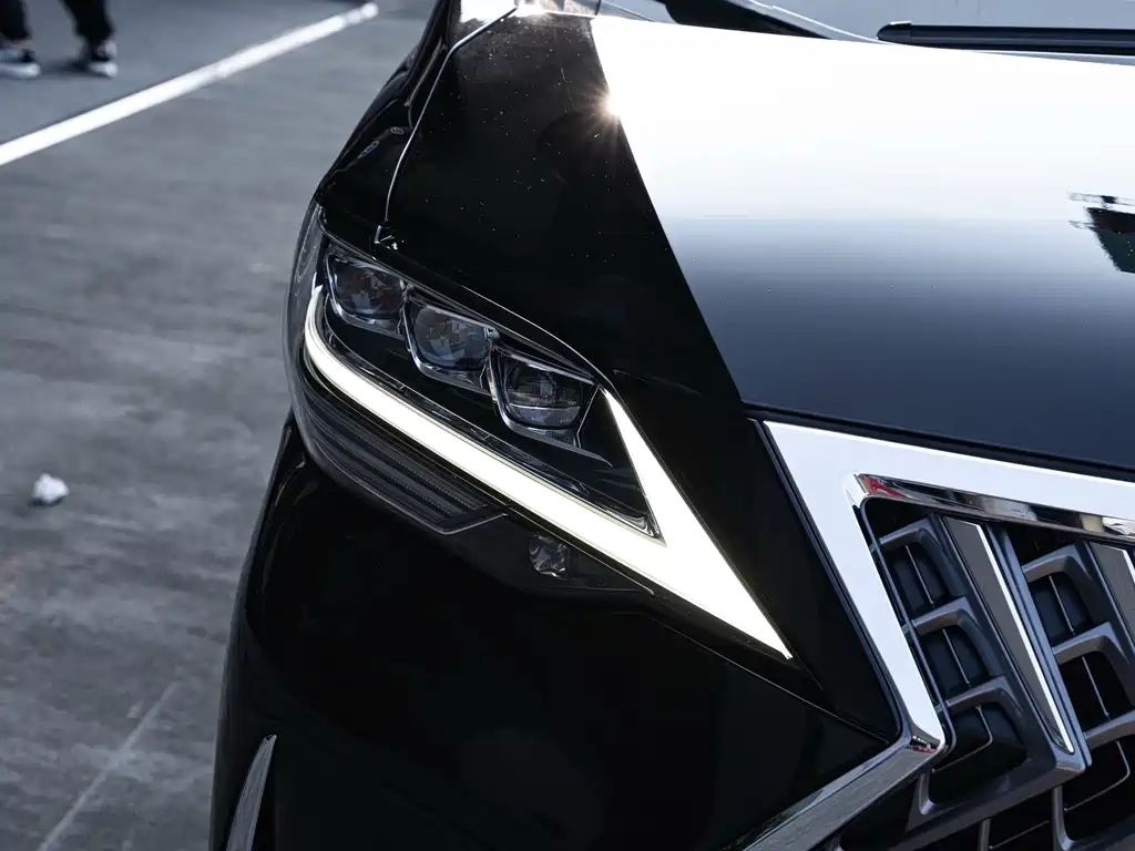 Lexus Lexus LM 300h 7-seater Elegant Version 2020 Model 2021 - thumbnail 6