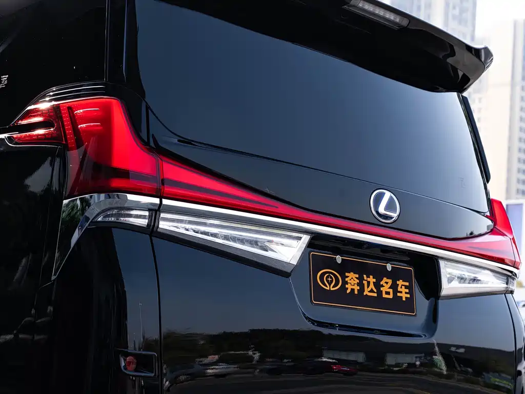 Lexus Lexus LM 300h 7-seater Elegant Version 2020 Model 2021 - thumbnail 7