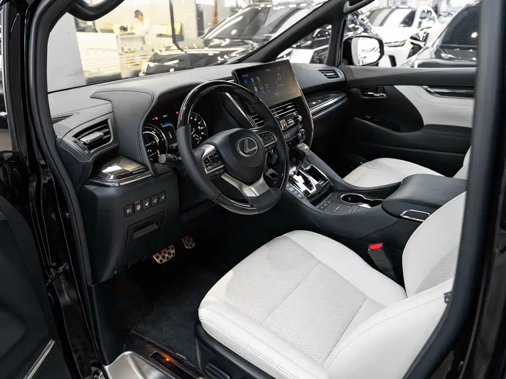 Lexus Lexus LM 300h 7-seater Elegant Version 2020 Model 2021 - thumbnail 9