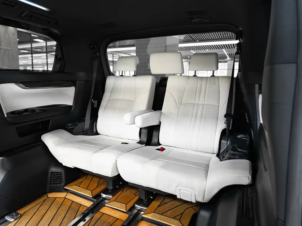 Lexus Lexus LM 300h 7-seater Elegant Version 2020 Model 2021 - thumbnail 11