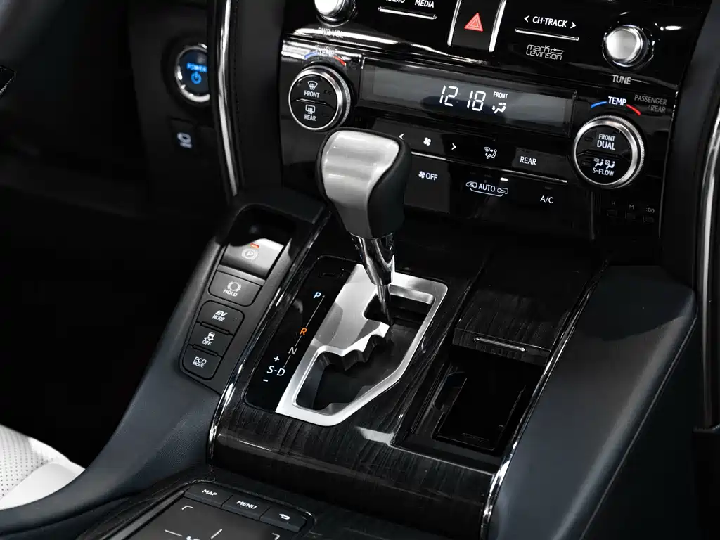 Lexus Lexus LM 300h 7-seater Elegant Version 2020 Model 2021 - thumbnail 16