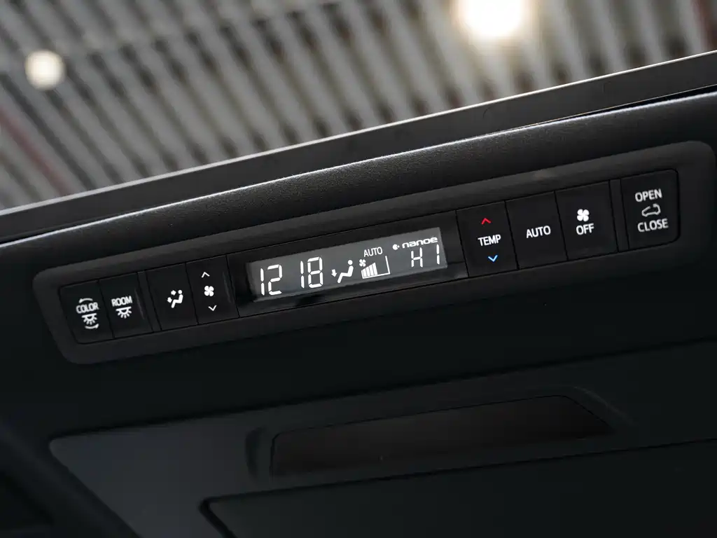 Lexus Lexus LM 300h 7-seater Elegant Version 2020 Model 2021 - thumbnail 18