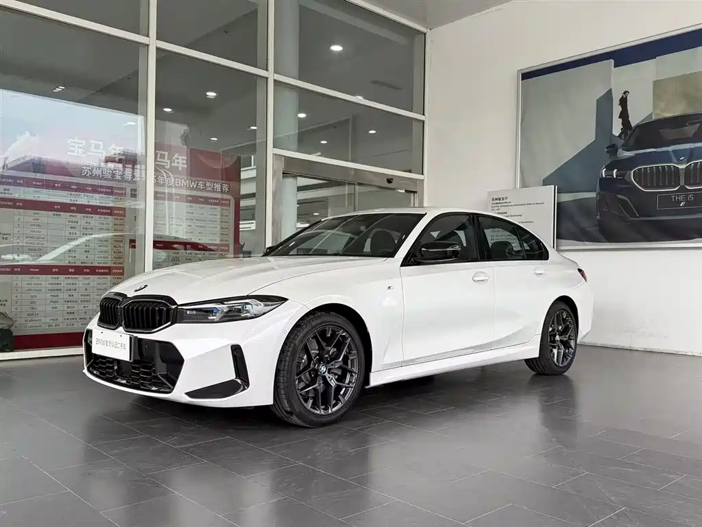 BMW BMW 3 Series 2025 330i M Sport Shadow Night Package 2026 - thumbnail 2