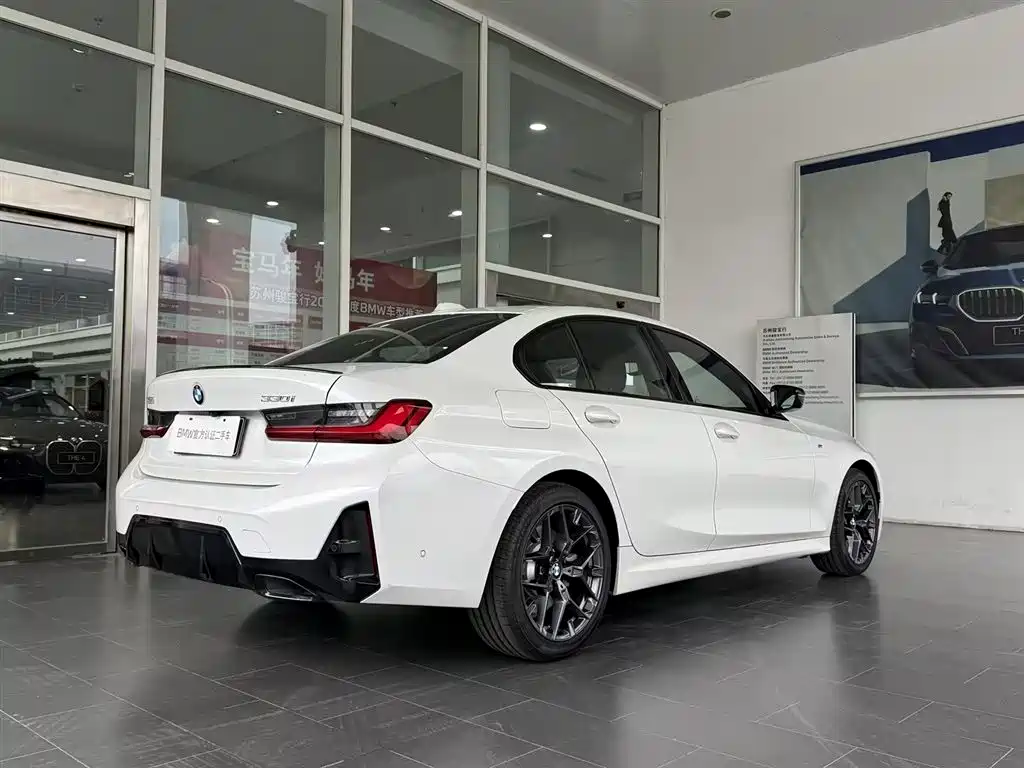 BMW BMW 3 Series 2025 330i M Sport Shadow Night Package 2026 - thumbnail 6