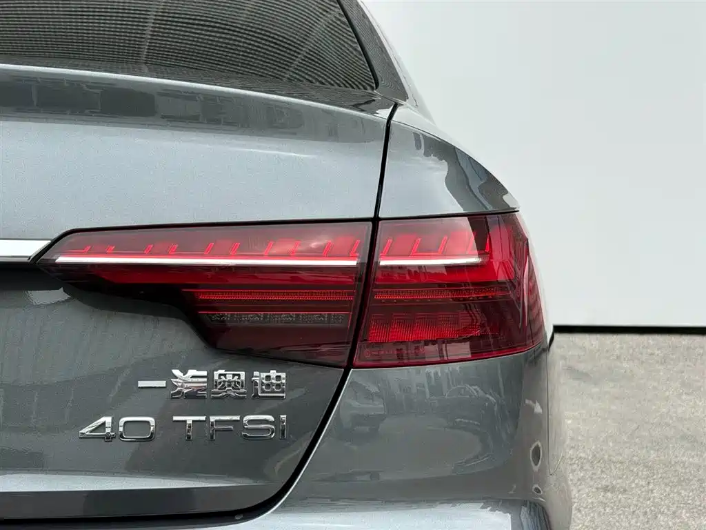 Audi Audi A4L 2020 40 TFSI Luxury Dynamic Model 2021 - thumbnail 6