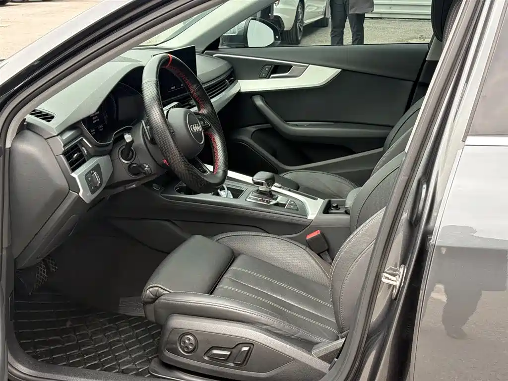 Audi Audi A4L 2020 40 TFSI Luxury Dynamic Model 2021 - thumbnail 9