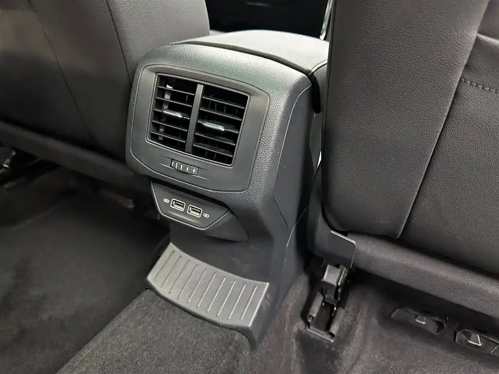 Volkswagen T-ROC 2021 Facelift 280TSI DSG FWD Comfort Intelligent Connectivity Edition 2020 - thumbnail 23