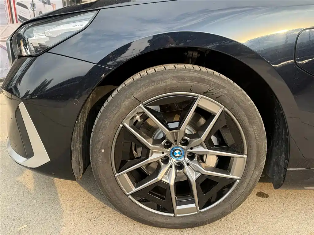 BMW BMW i5 2024 eDrive 35L Premium Luxury Package 2025 - thumbnail 6