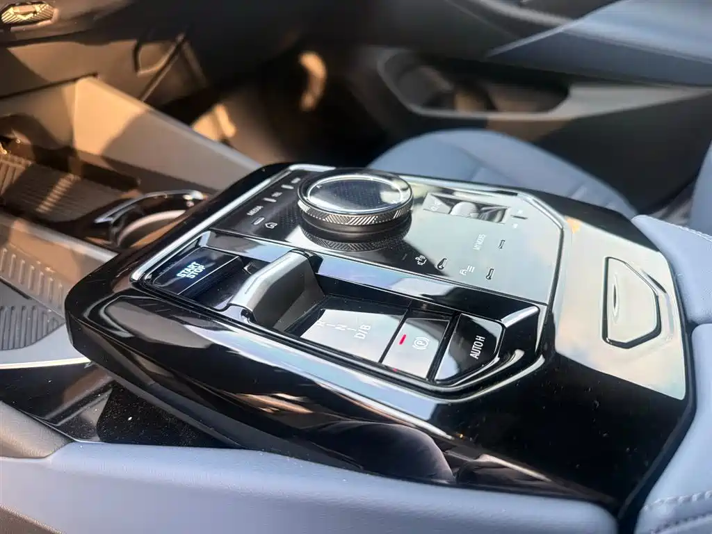 BMW BMW i5 2024 eDrive 35L Premium Luxury Package 2025 - thumbnail 10