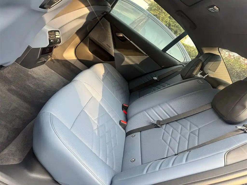 BMW BMW i5 2024 eDrive 35L Premium Luxury Package 2025 - thumbnail 14