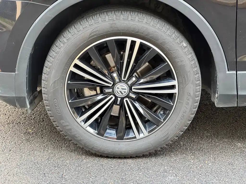 Volkswagen Tiguan L 2019 330TSI Automatic 2WD Panoramic Comfort Edition China VI 2019 - thumbnail 5