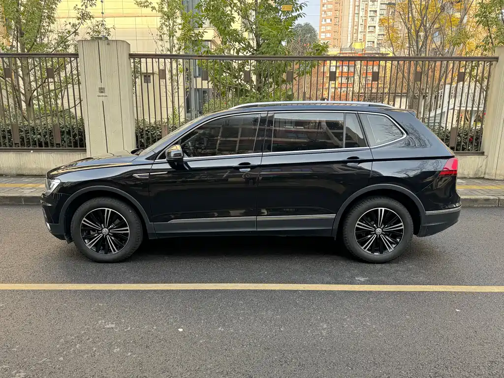 Volkswagen Tiguan L 2019 330TSI Automatic 2WD Panoramic Comfort Edition China VI 2019 - thumbnail 6