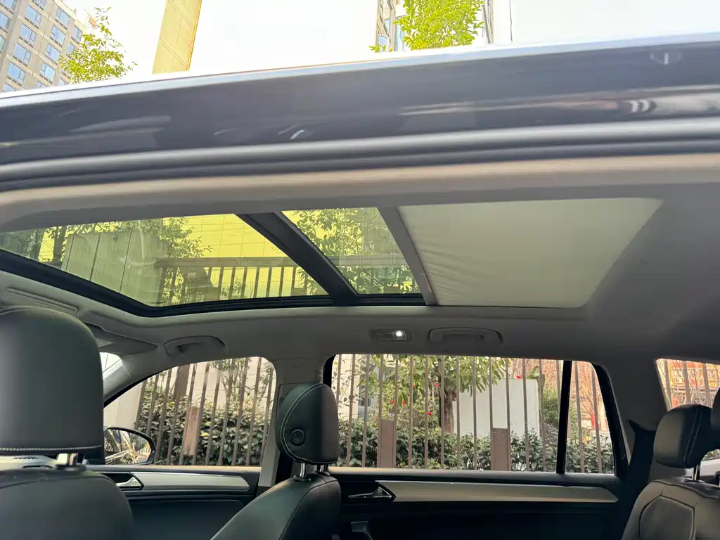 Volkswagen Tiguan L 2019 330TSI Automatic 2WD Panoramic Comfort Edition China VI 2019 - thumbnail 16