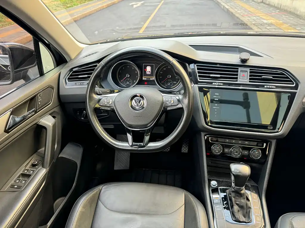 Volkswagen Tiguan L 2019 330TSI Automatic 2WD Panoramic Comfort Edition China VI 2019 - thumbnail 17