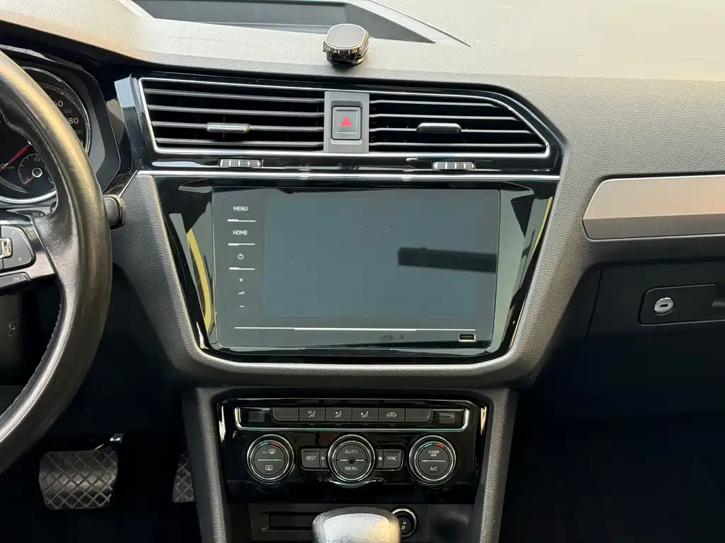 Volkswagen Tiguan L 2019 330TSI Automatic 2WD Panoramic Comfort Edition China VI 2019 - thumbnail 20