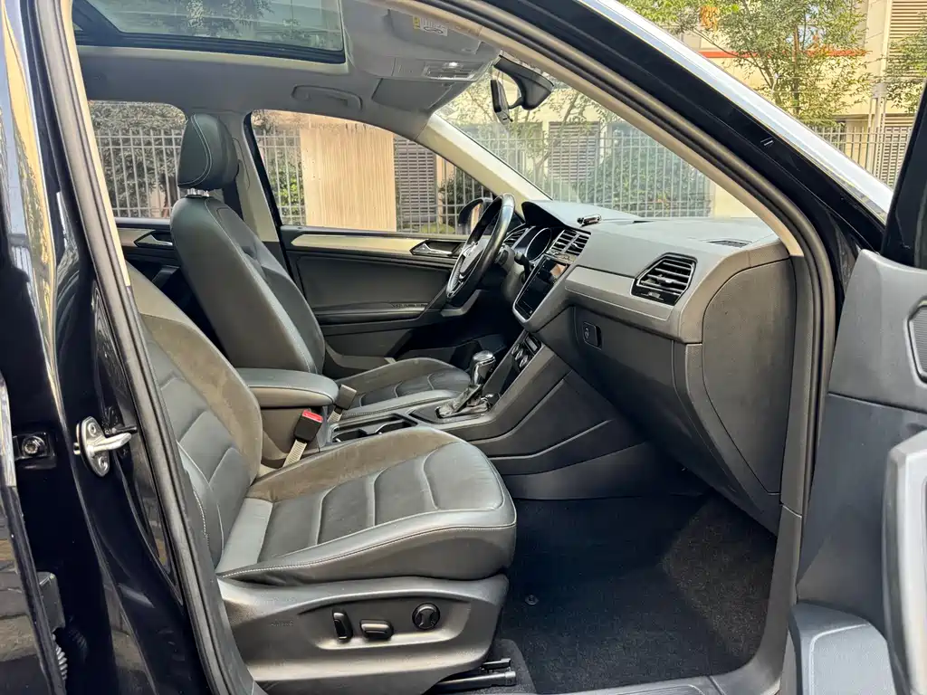 Volkswagen Tiguan L 2019 330TSI Automatic 2WD Panoramic Comfort Edition China VI 2019 - thumbnail 25