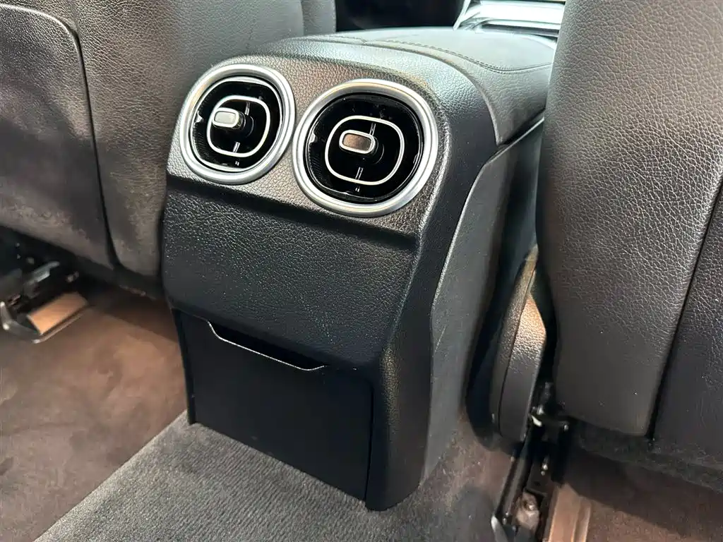 Mercedes-Benz Mercedes-Benz C-Class 2022 C 200 L Sport Edition 2022 - thumbnail 23