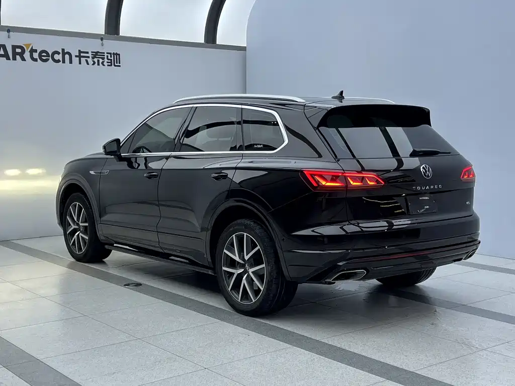 Volkswagen Volkswagen Touareg 2021 3.0TSI R-Line Sport Package 2022 - thumbnail 4