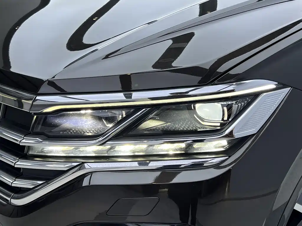 Volkswagen Volkswagen Touareg 2021 3.0TSI R-Line Sport Package 2022 - thumbnail 6