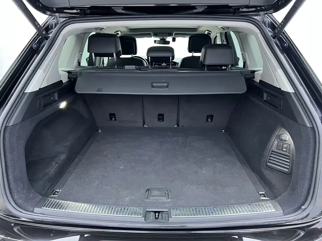 Volkswagen Volkswagen Touareg 2021 3.0TSI R-Line Sport Package 2022 - thumbnail 9