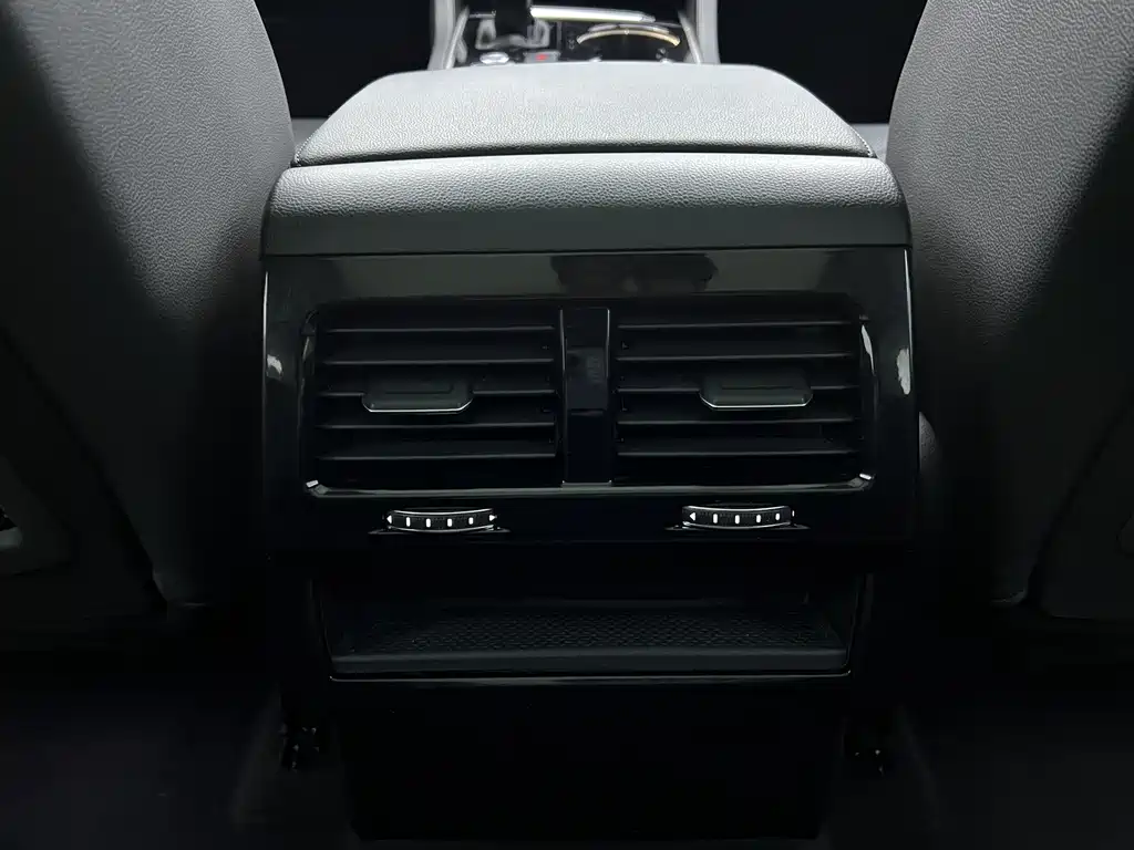 Volkswagen Volkswagen Touareg 2021 3.0TSI R-Line Sport Package 2022 - thumbnail 21