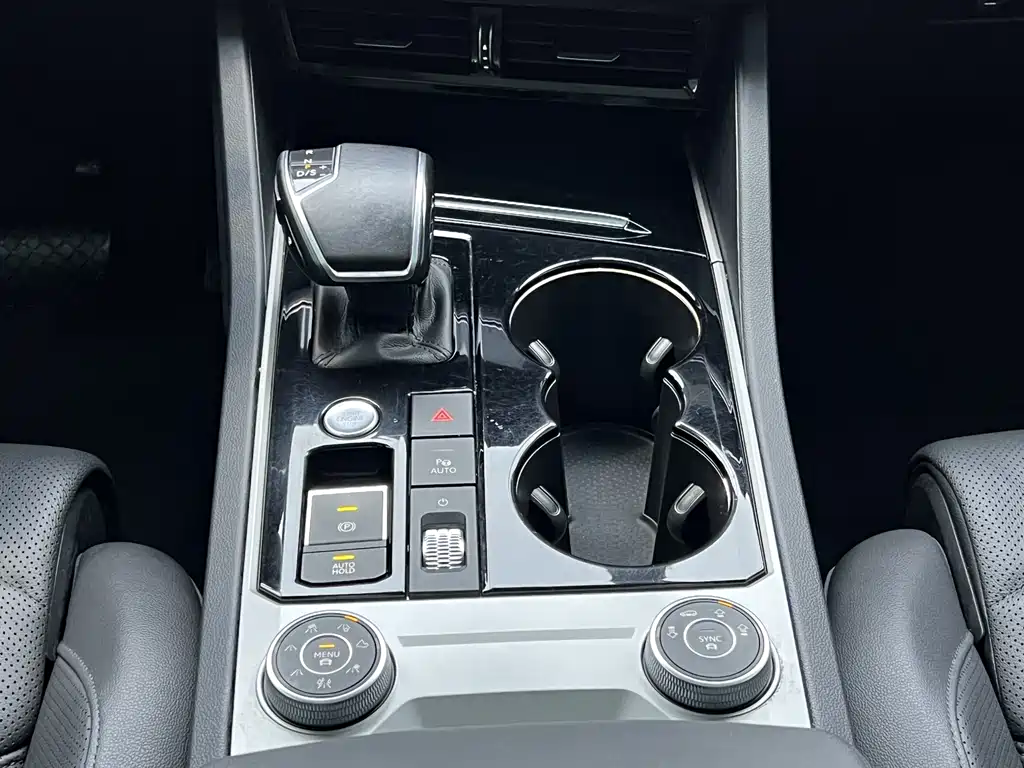 Volkswagen Volkswagen Touareg 2021 3.0TSI R-Line Sport Package 2022 - thumbnail 27
