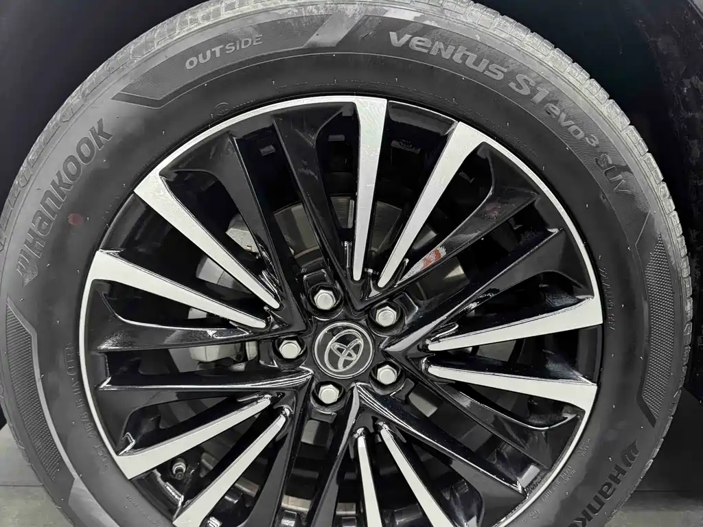 Toyota Venza 2022 2.0L CVT FWD Premium Edition 2023 - thumbnail 13