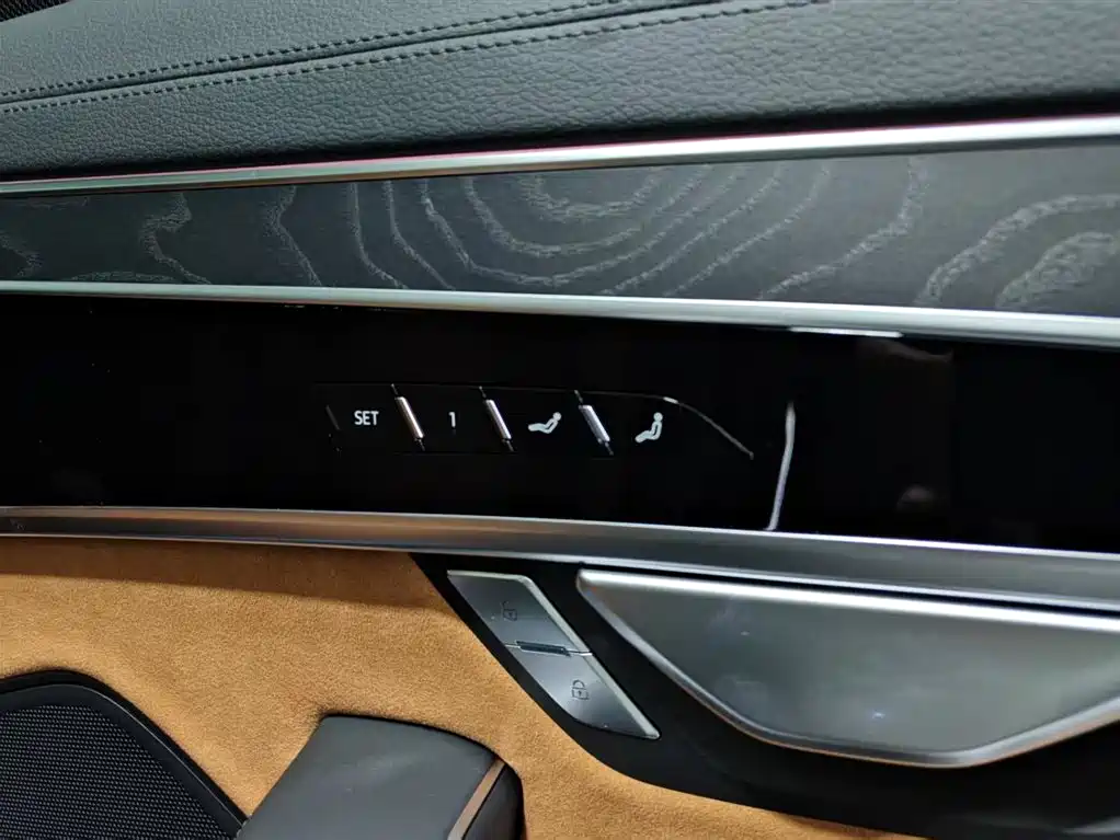 Audi Audi A8 2025 A8L 50 TFSI quattro Premium Selection 2026 - thumbnail 13