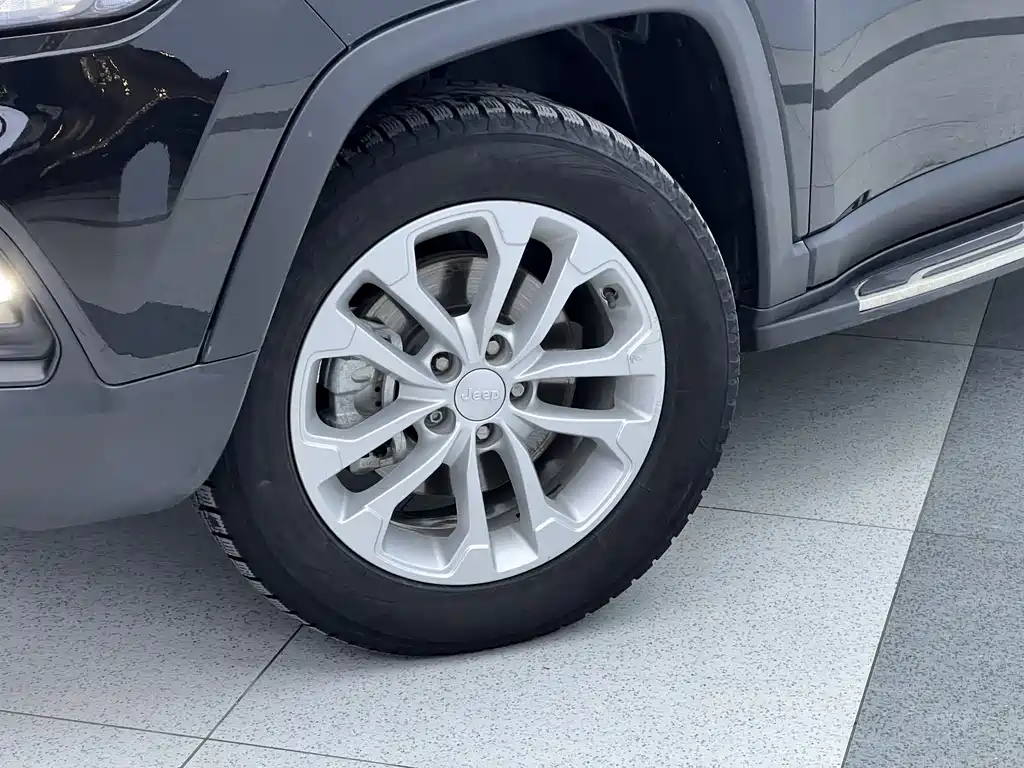 Jeep Jeep Cherokee 2021 220T Automatic Elite Edition 2021 - thumbnail 18