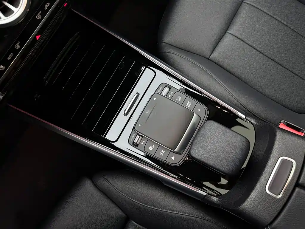 Mercedes-Benz Mercedes-Benz GLB 2022 GLB 220 4MATIC 2023 - thumbnail 13