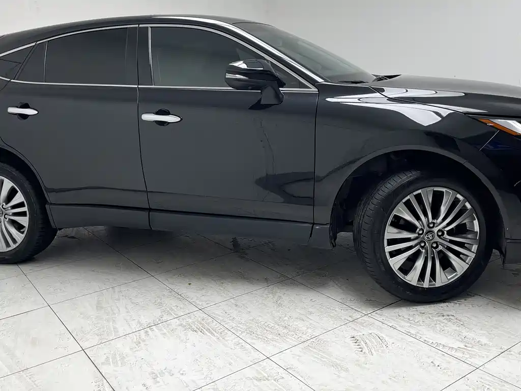 Toyota Toyota Harrier 2022 2.0L CVT 2WD Premium Edition 2023 - thumbnail 2