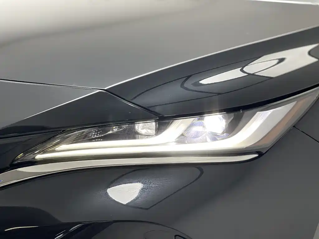 Toyota Toyota Harrier 2022 2.0L CVT 2WD Premium Edition 2023 - thumbnail 3