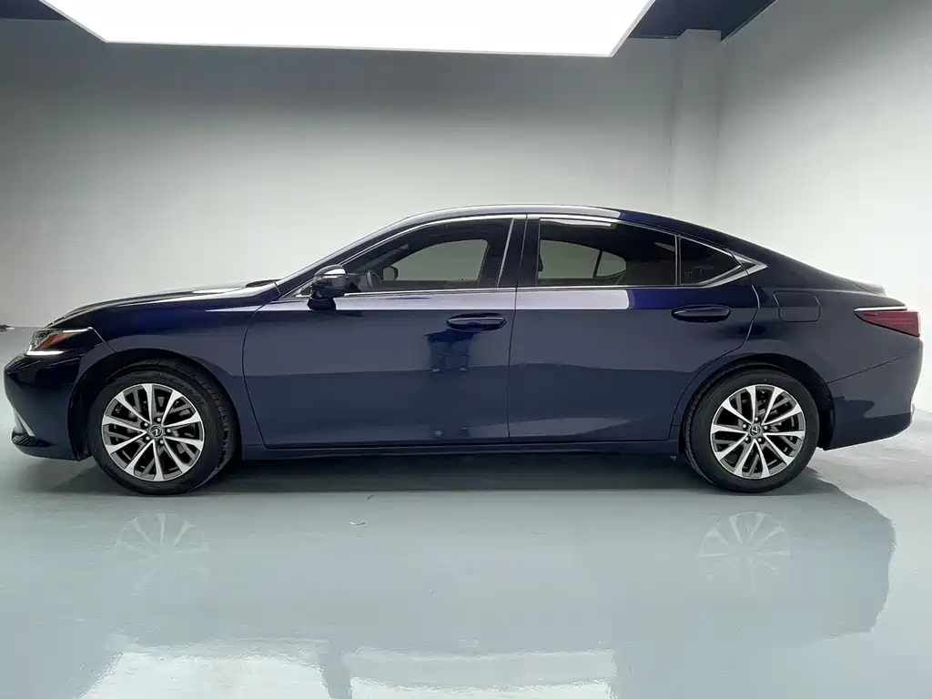 Lexus Lexus ES 2022 200 Excellent Edition 2023 - thumbnail 2