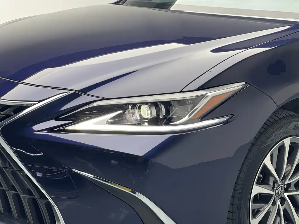 Lexus Lexus ES 2022 200 Excellent Edition 2023 - thumbnail 4