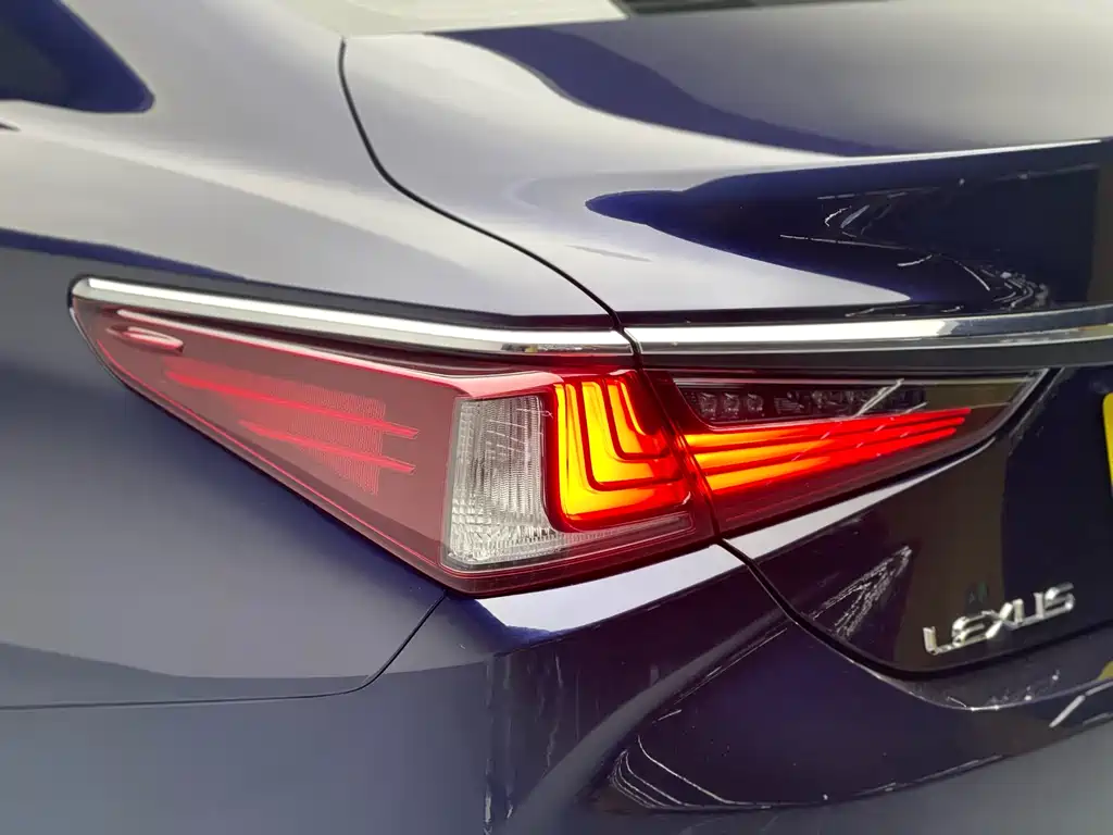 Lexus Lexus ES 2022 200 Excellent Edition 2023 - thumbnail 15