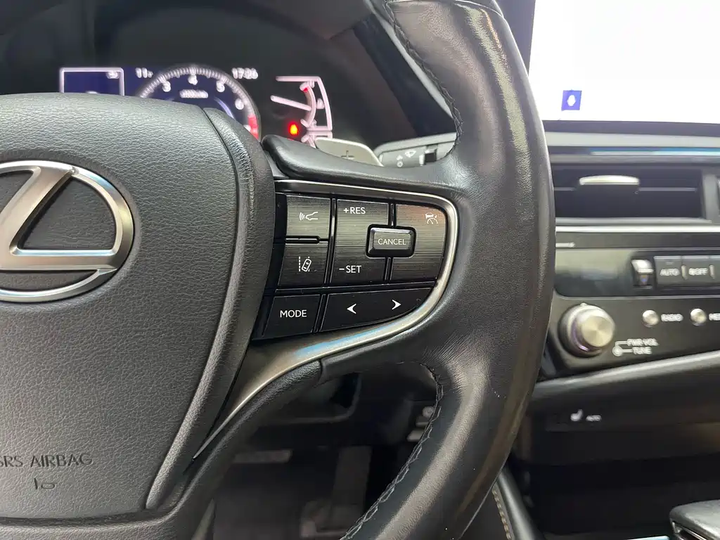 Lexus Lexus ES 2022 200 Excellent Edition 2023 - thumbnail 24