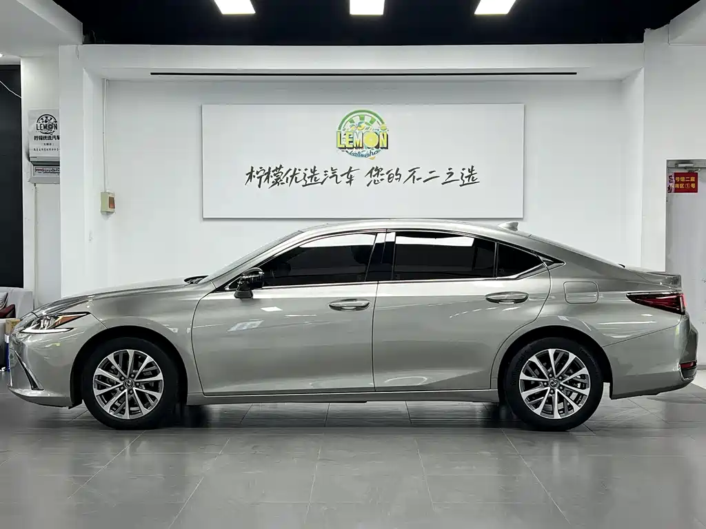 Lexus Lexus ES 2021 200 Excellent Edition 2022 - thumbnail 4