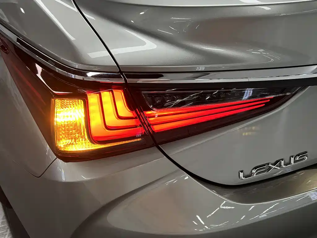 Lexus Lexus ES 2021 200 Excellent Edition 2022 - thumbnail 10