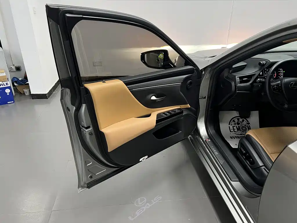 Lexus Lexus ES 2021 200 Excellent Edition 2022 - thumbnail 17