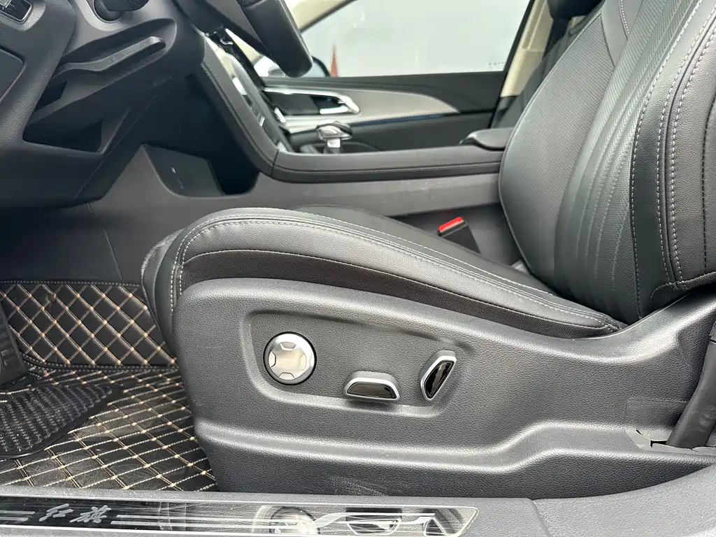 Hongqi Hongqi H5 2023 2.0T Automatic Smart Connectivity Flag Enjoyment Edition 2023 - thumbnail 17