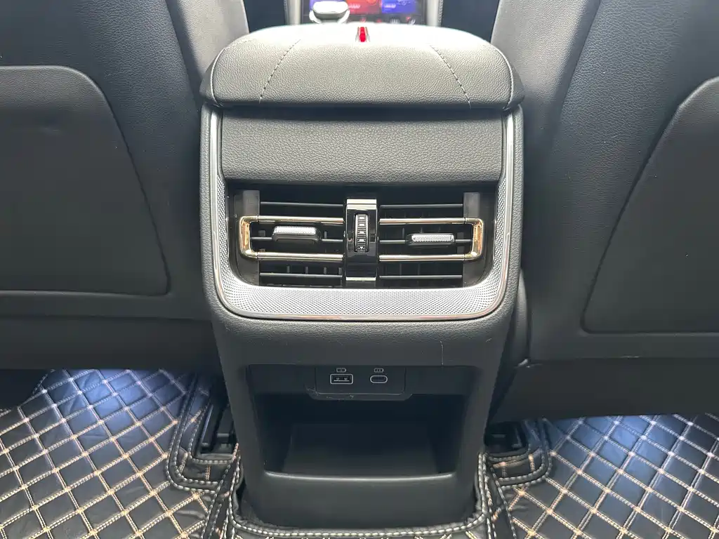 Hongqi Hongqi H5 2023 2.0T Automatic Smart Connectivity Flag Enjoyment Edition 2023 - thumbnail 29