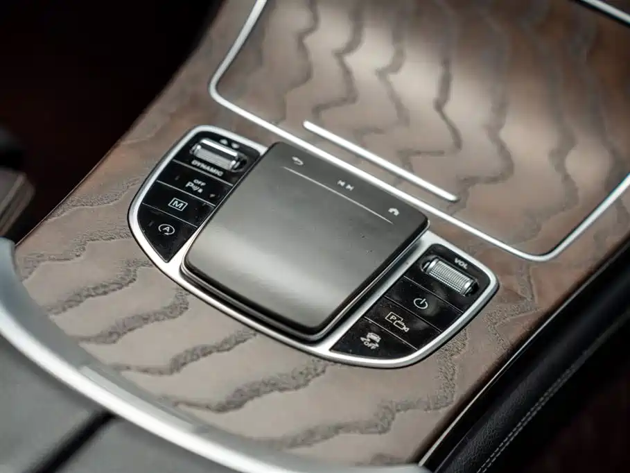 Mercedes-Benz Mercedes-Benz GLC 2020 GLC 260 L 4MATIC Luxury Edition 2020 - thumbnail 11