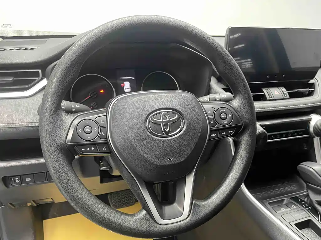 Toyota RAV4 2023 2.0L CVT 2WD City Edition 2023 - thumbnail 3