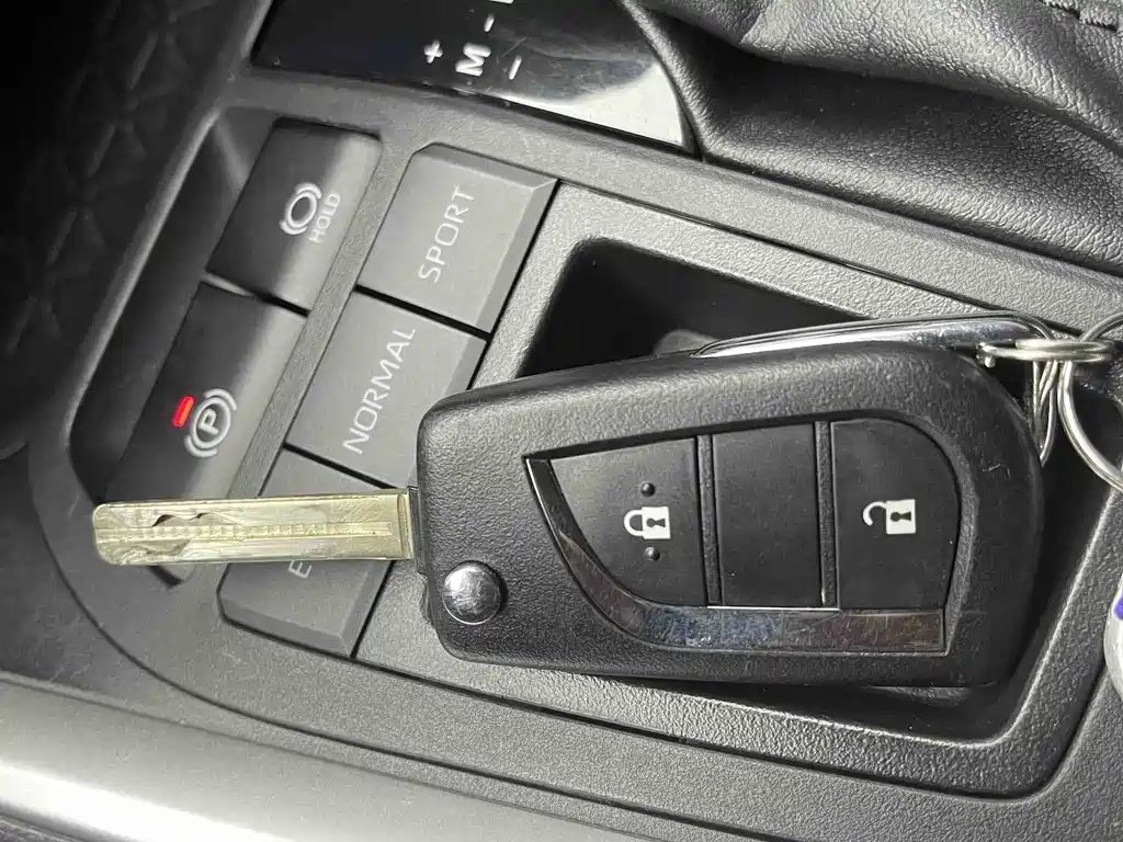 Toyota RAV4 2023 2.0L CVT 2WD City Edition 2023 - thumbnail 4