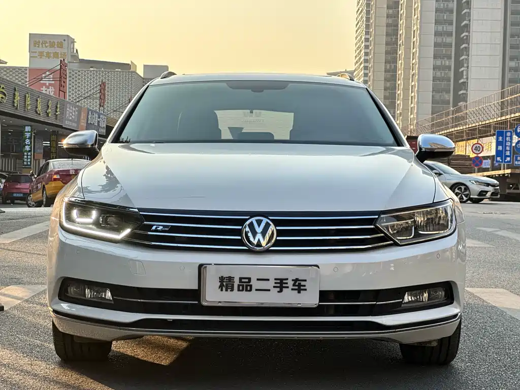 Volkswagen Viloran 2018 380TSI Two-Wheel Drive Comfort Edition 2017 - thumbnail 2