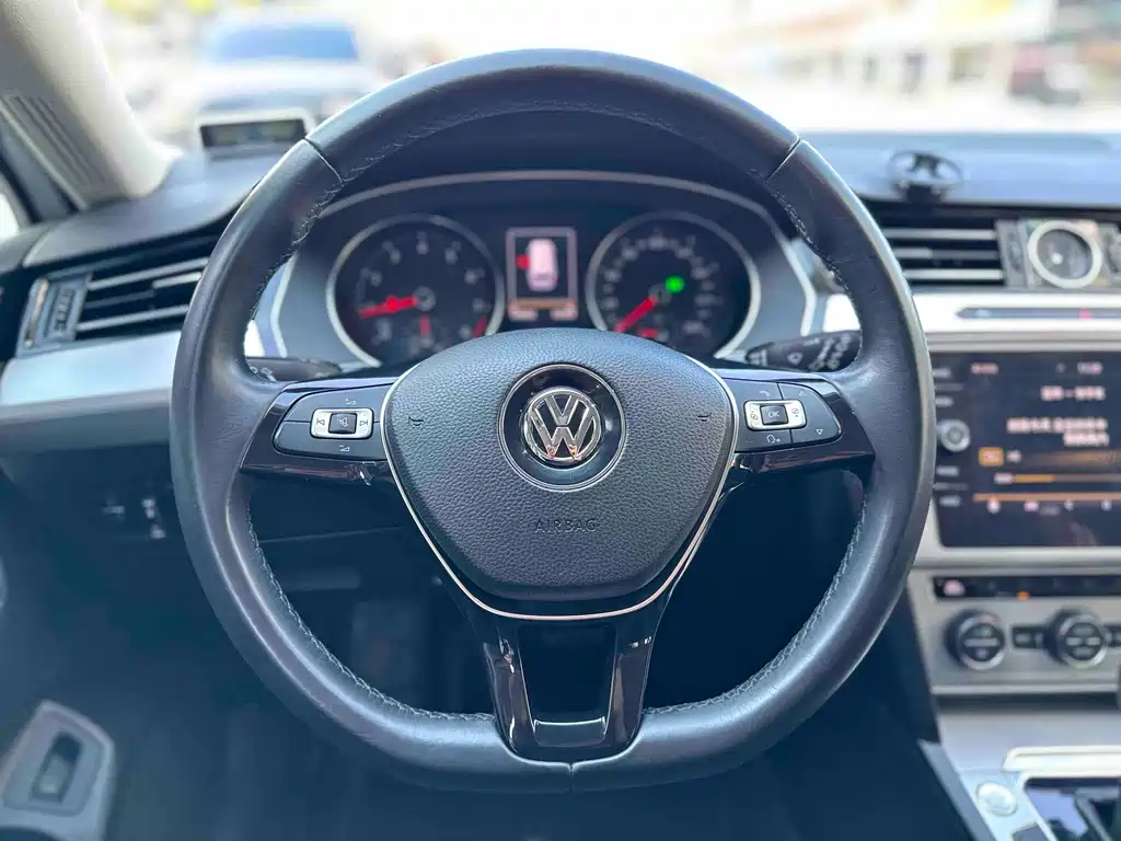 Volkswagen Viloran 2018 380TSI Two-Wheel Drive Comfort Edition 2017 - thumbnail 13